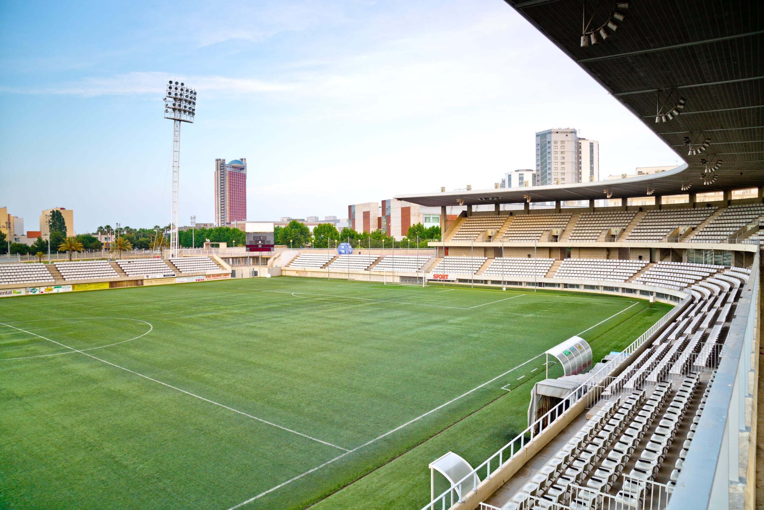 Estadi Mpal LHospitalet 2 scaled 1